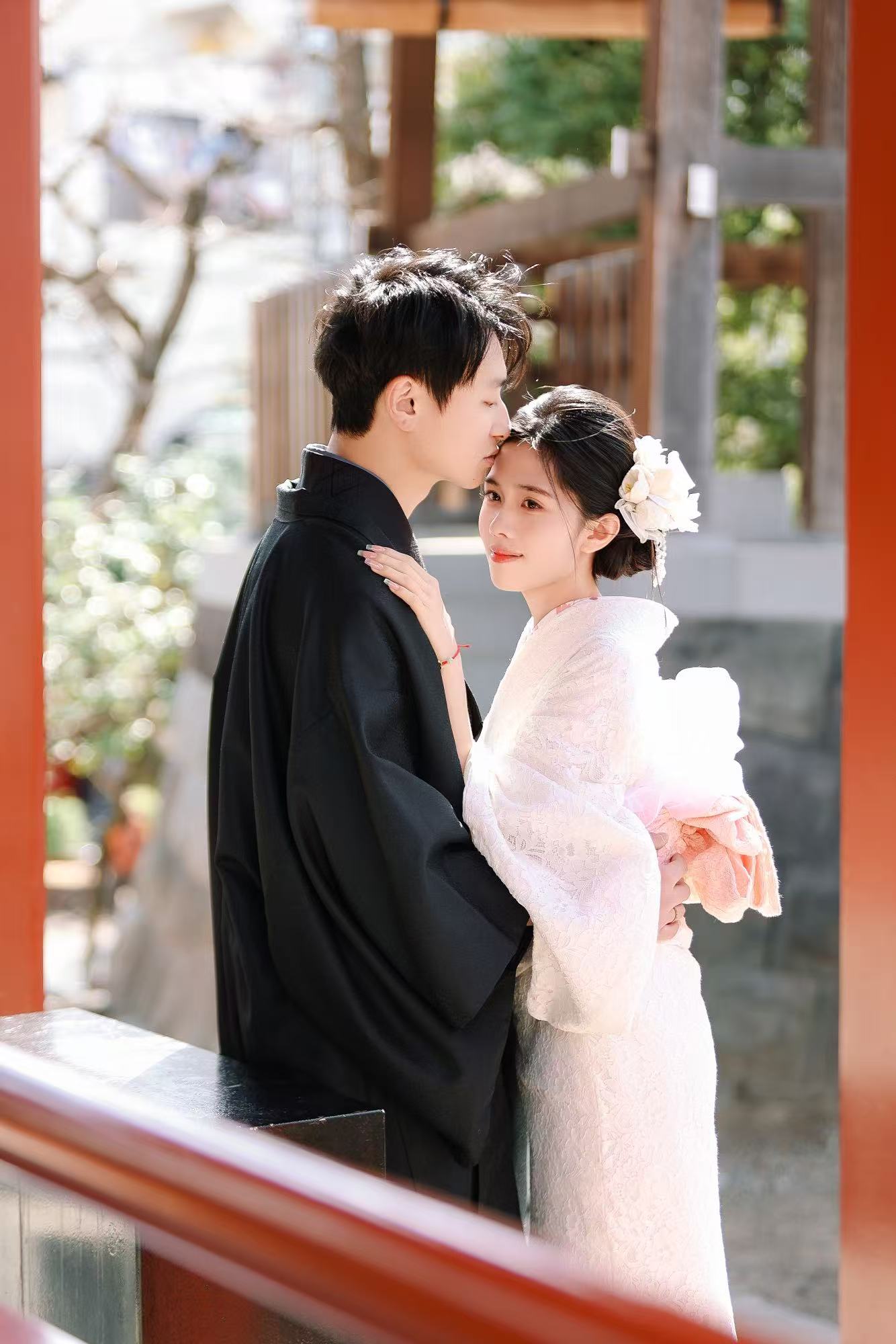 京都・大阪・東京 カップル着物＋華やかヘアセット（女性）付き 1 日レンタルプラン