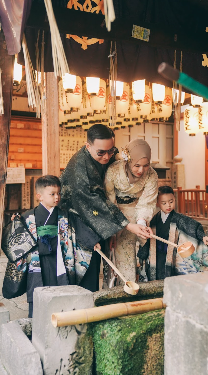 京都・大阪・東京 3 人ファミリー着物＋女性ヘアセット付き レンタル 1 日プラン