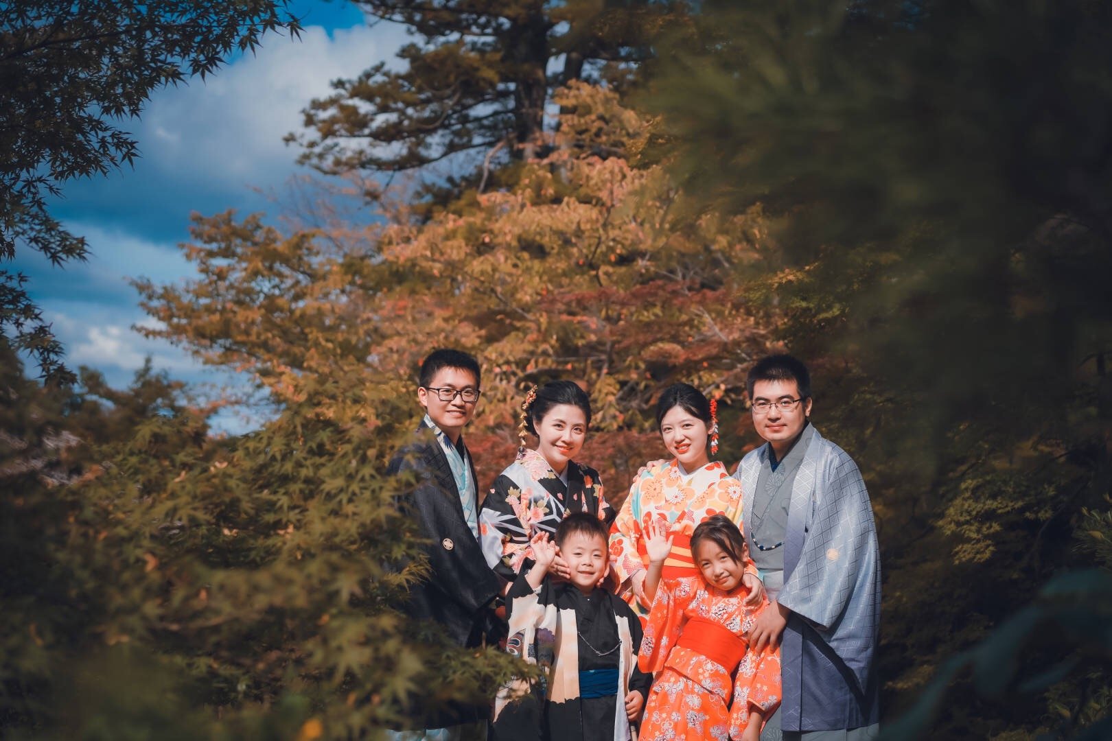 京都・大阪・東京 3 人ファミリー着物＋女性ヘアセット＋写真撮影 30 分付き レンタル 1 日プラン